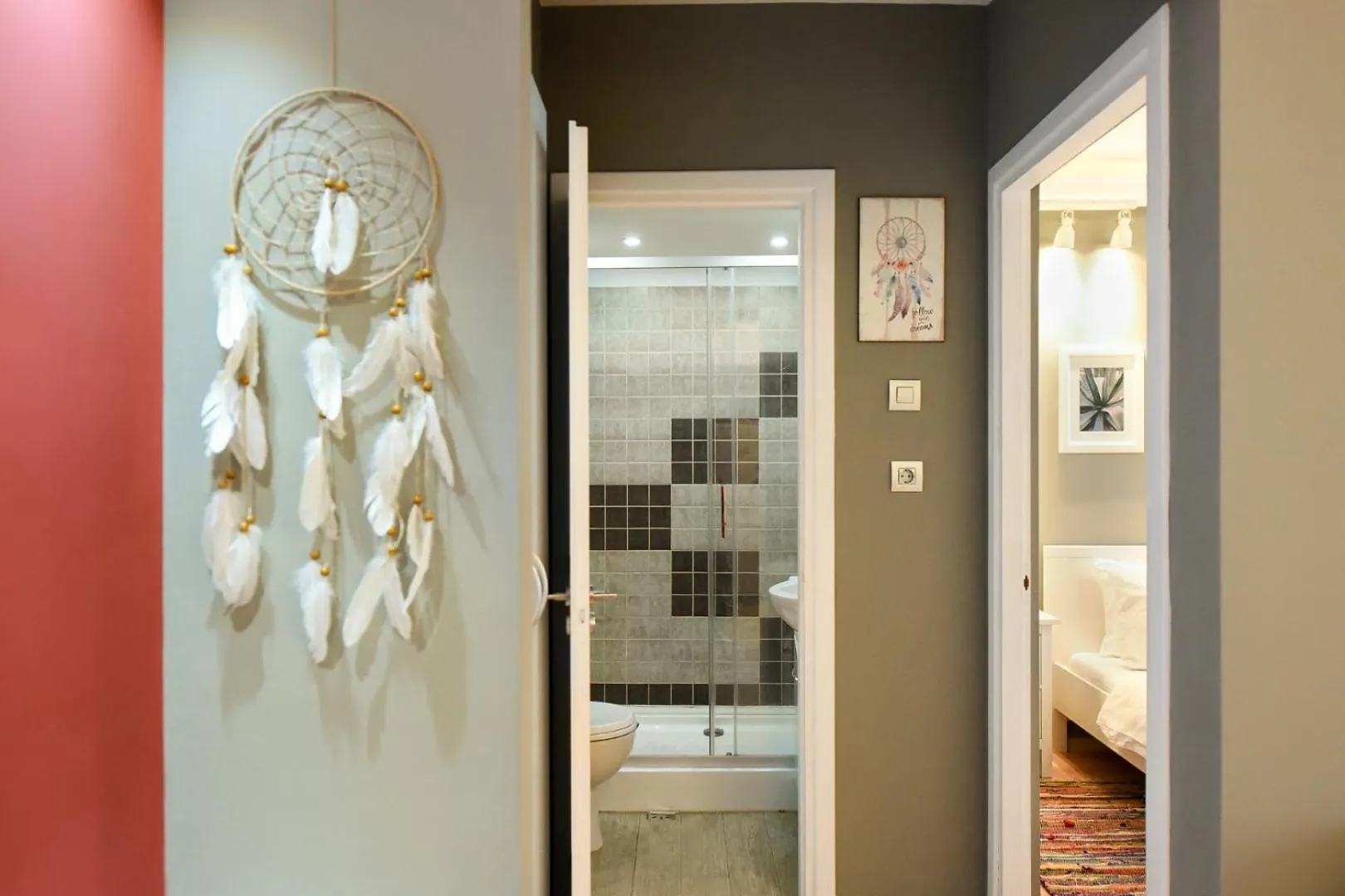Downtown Oasis: Central Apartments With Cozy Charm ブカレスト